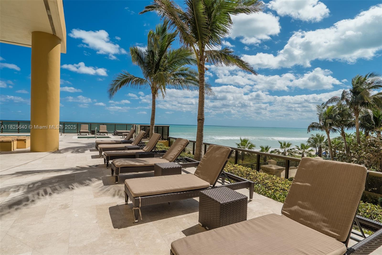 SAYAN CONDO - Residential