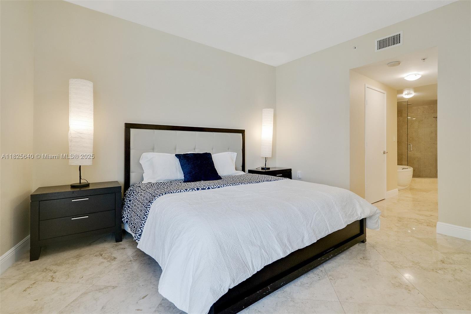 SAYAN CONDO - Residential