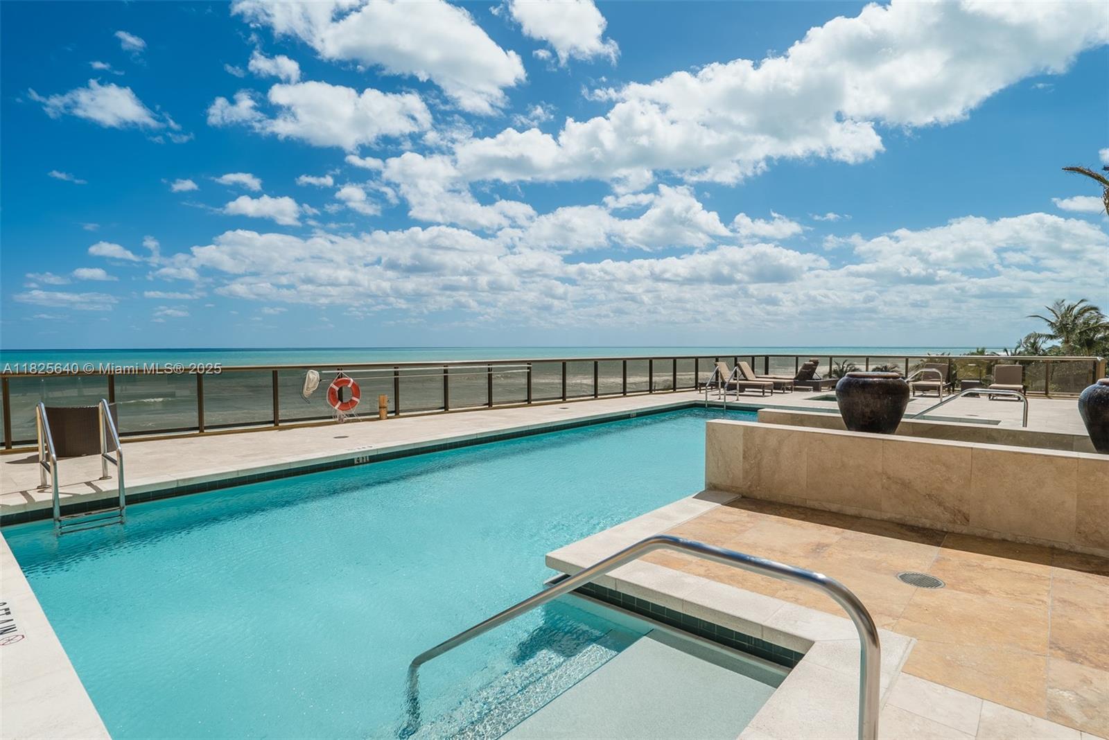 SAYAN CONDO - Residential