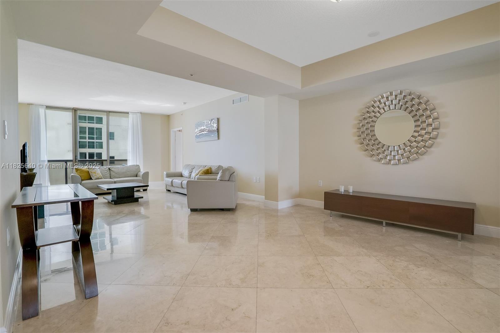 16275 Collins Ave 902, Sunny Isles Beach, FL, 33160/$995,000 4 16275 Collins Ave 902