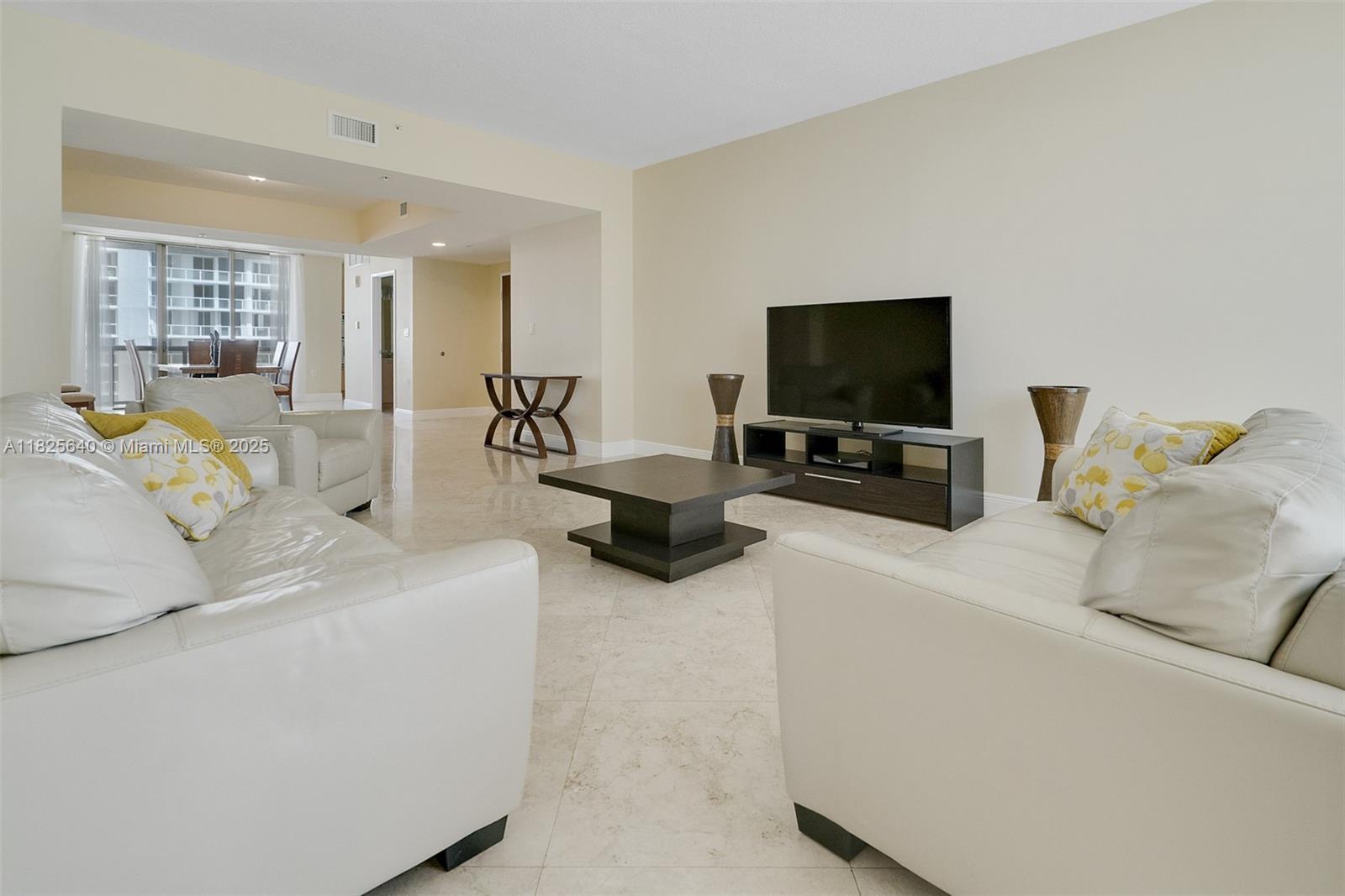 SAYAN CONDO - Residential