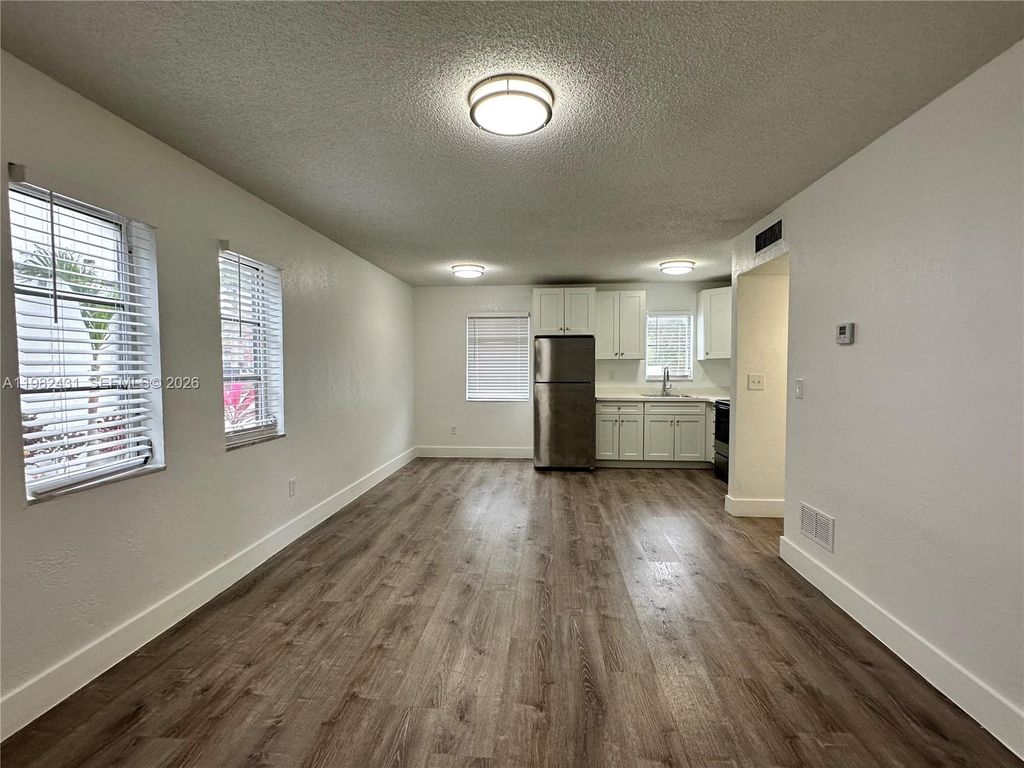 Photo of 2910 Pierce St #101, Hollywood, FL 33020 (MLS # A11982431)