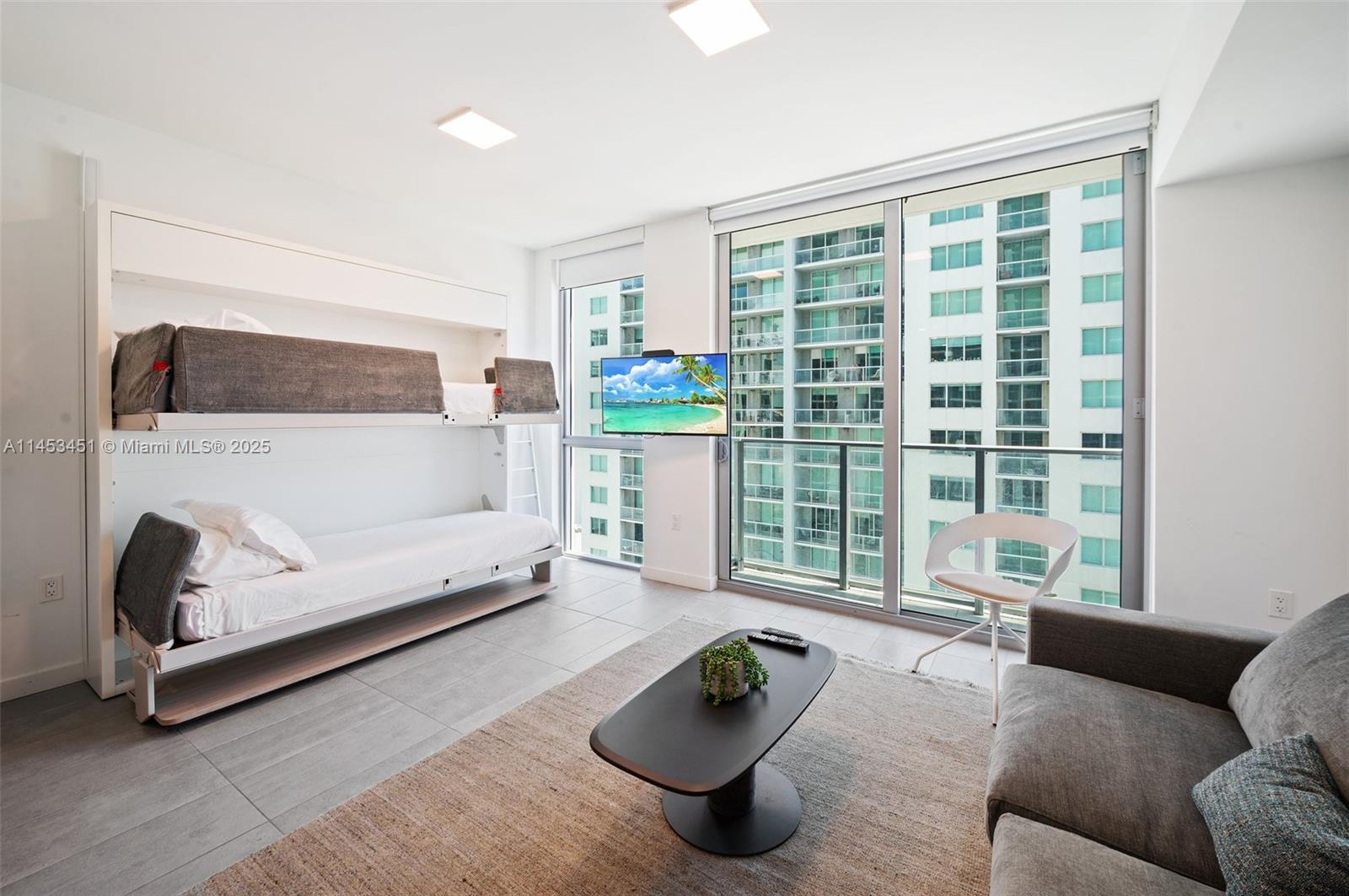 227 NE 2nd St 2113