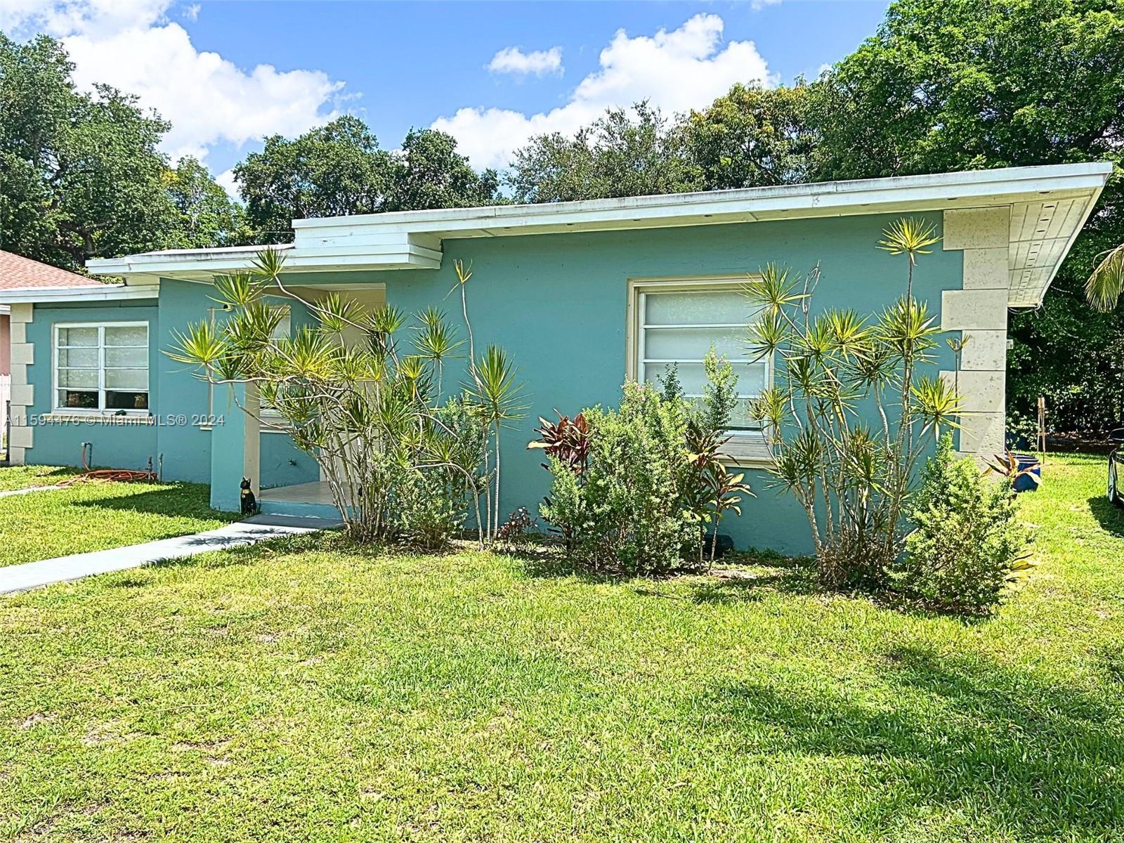 BRIAN MANORS - Residential Lease