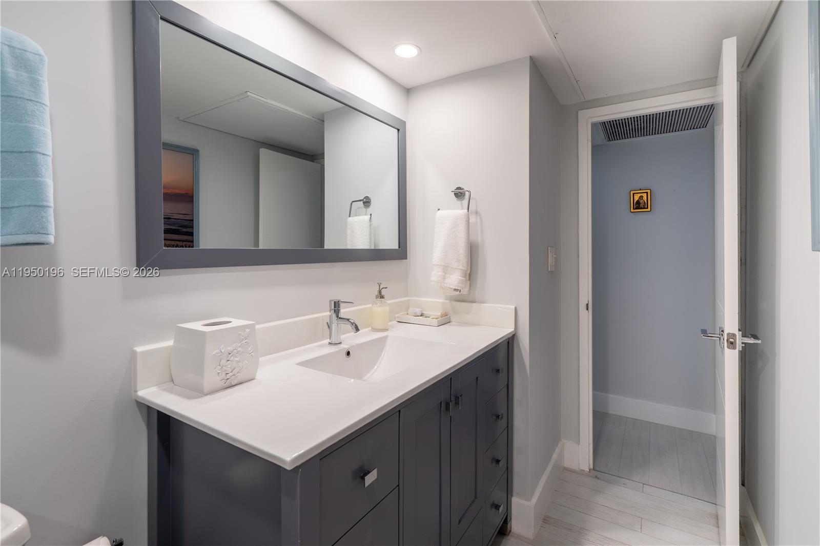 ARLEN BEACH CONDO - Residential