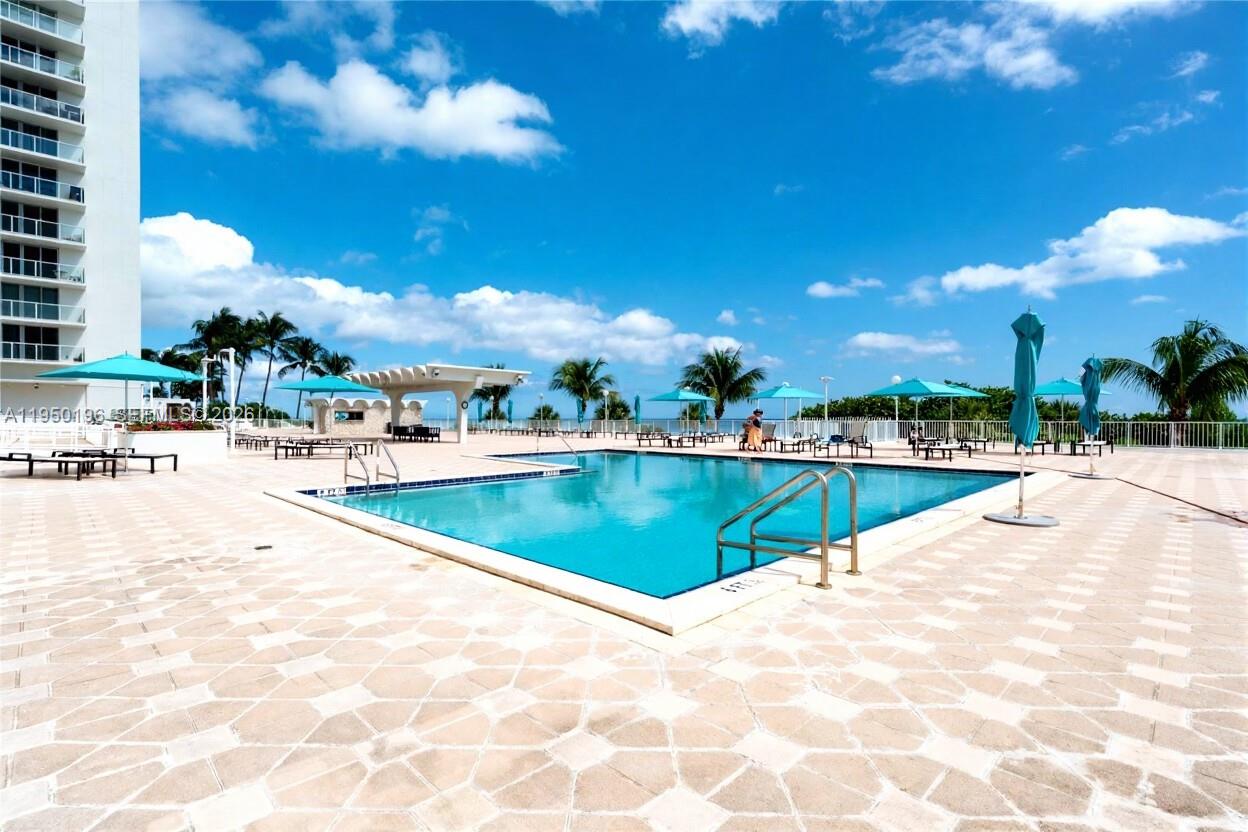 ARLEN BEACH CONDO - Residential