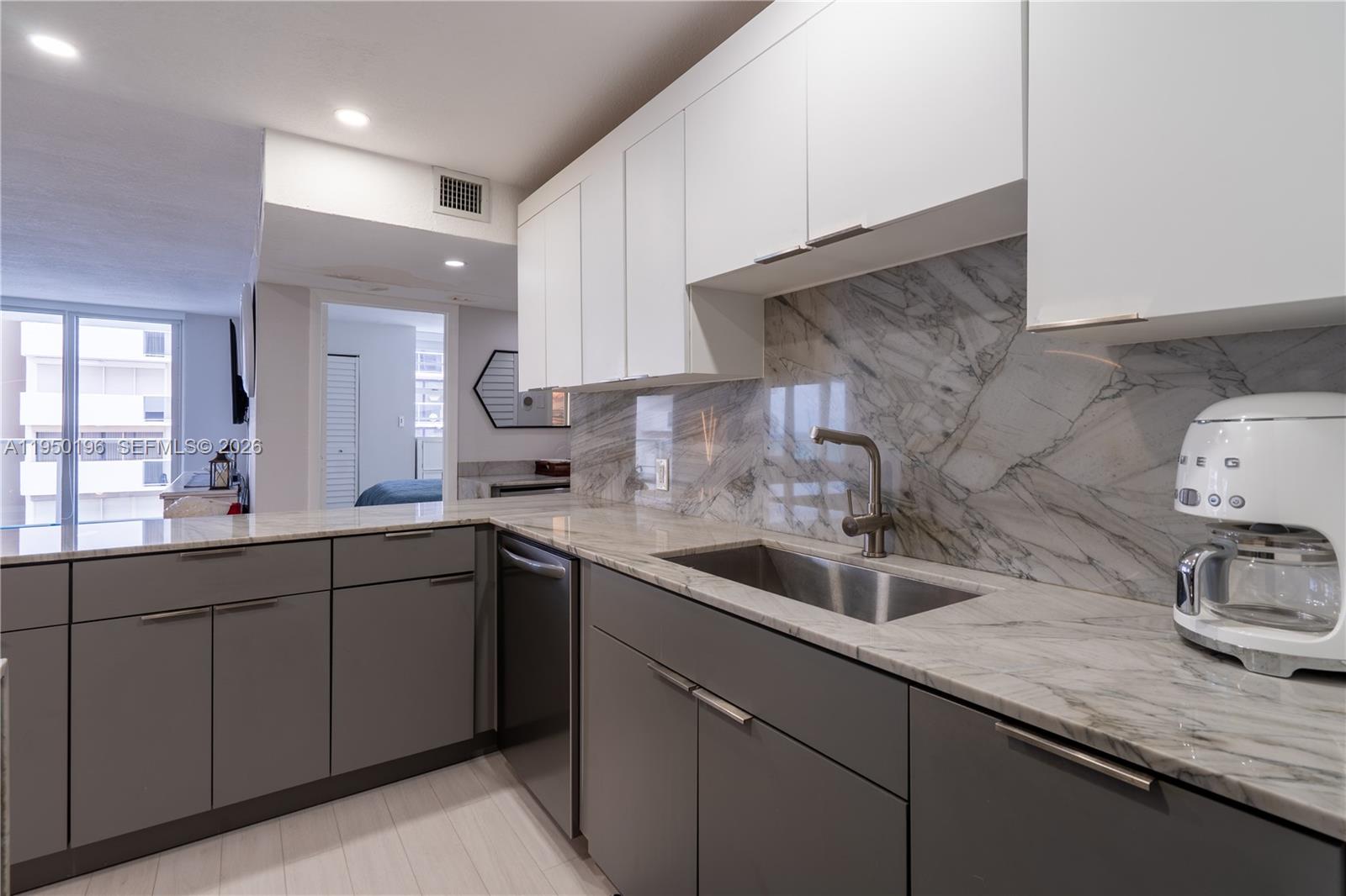 ARLEN BEACH CONDO - Residential