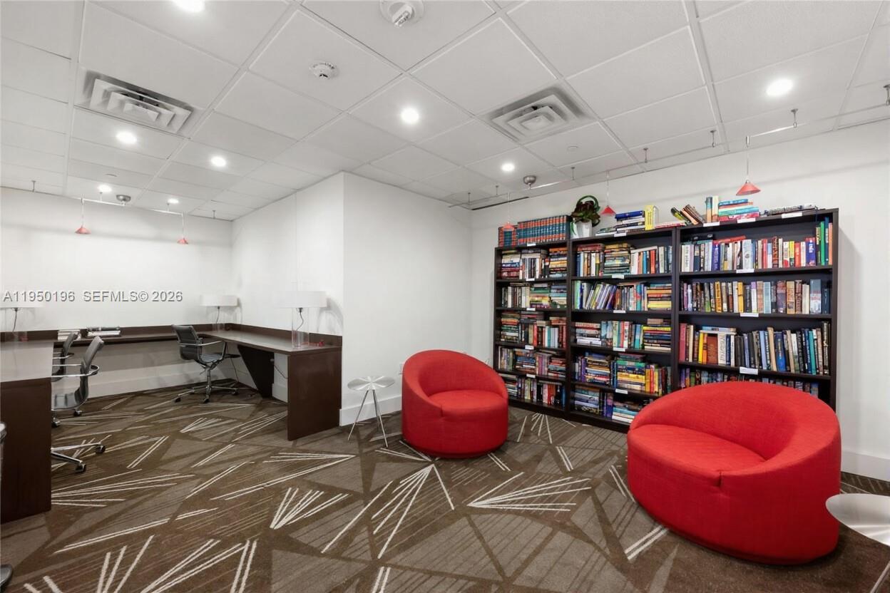 ARLEN BEACH CONDO - Residential