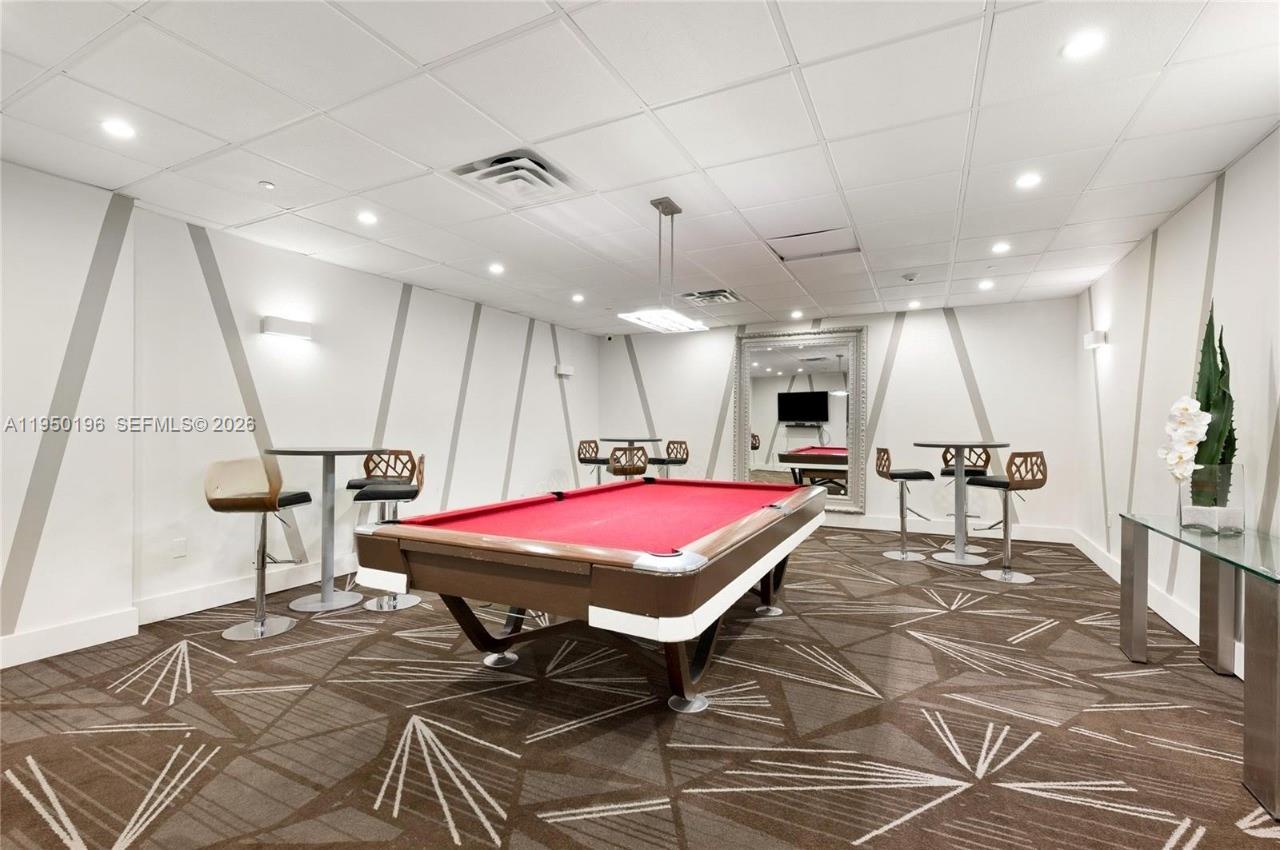 ARLEN BEACH CONDO - Residential