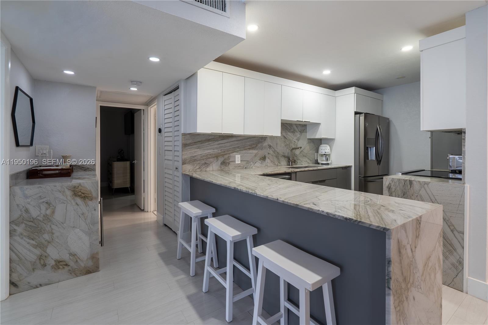 ARLEN BEACH CONDO - Residential