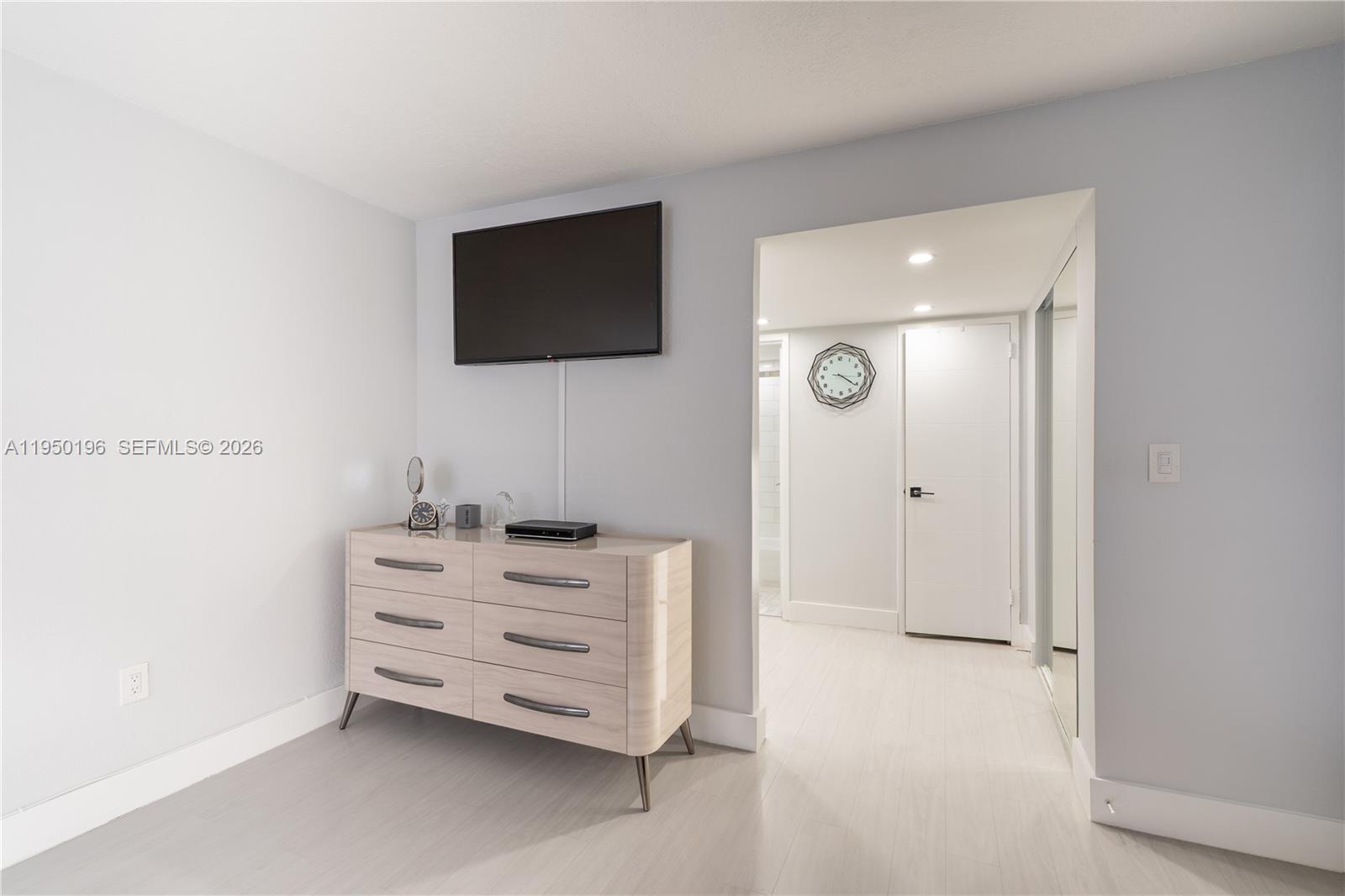 ARLEN BEACH CONDO - Residential