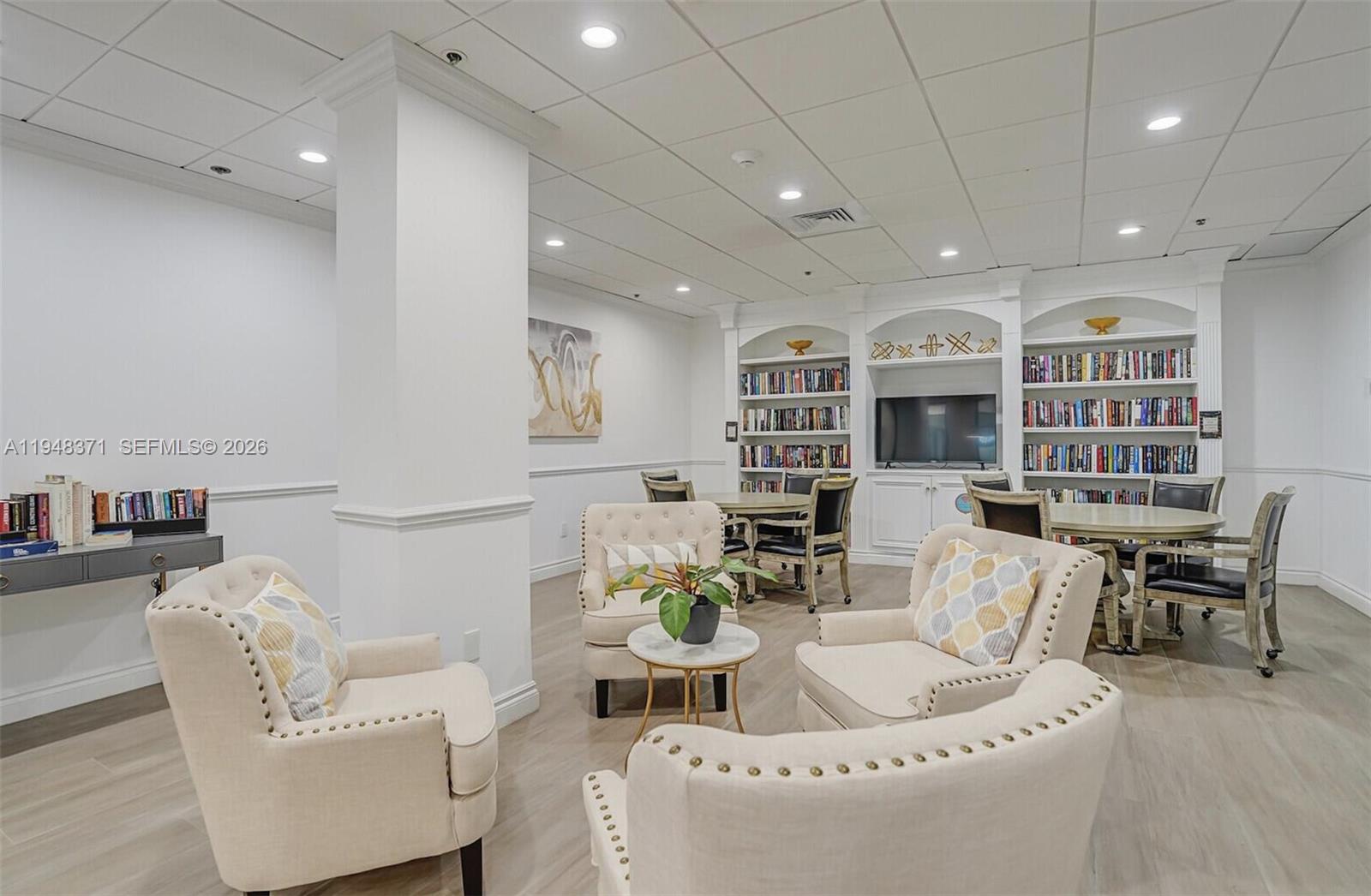 EASTPOINTE CONDO - Residential