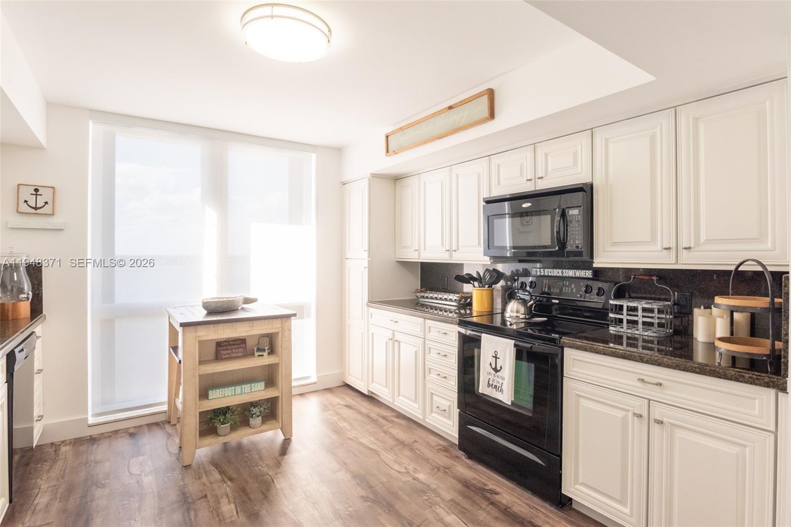 EASTPOINTE CONDO - Residential