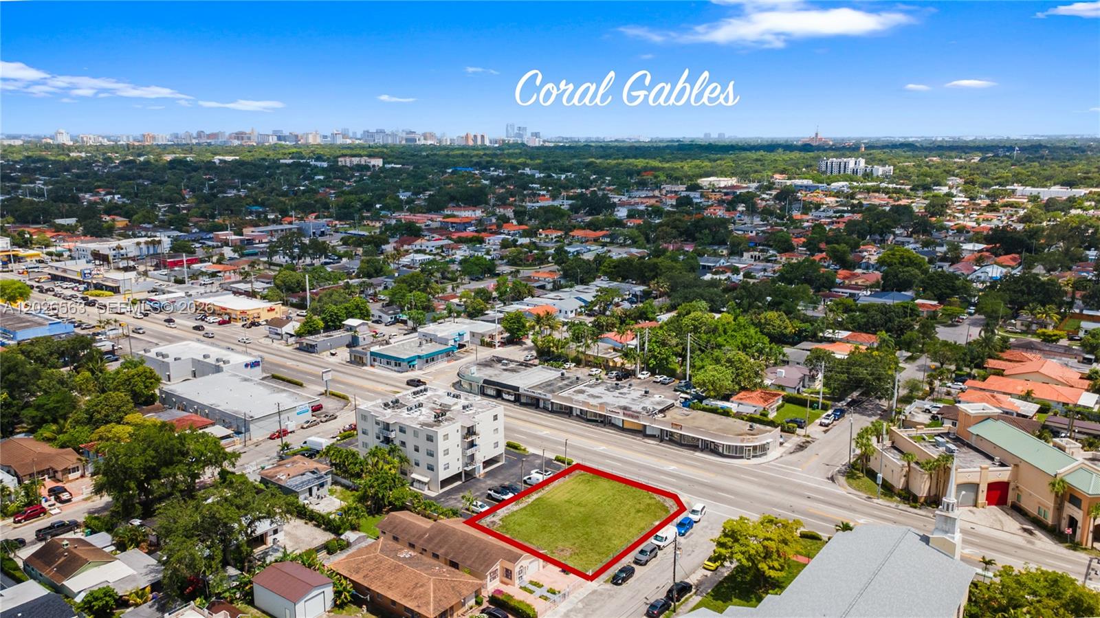 5895 W Flagler St, Miami, FL, 33144/$1,199,000 4 5895 W Flagler St