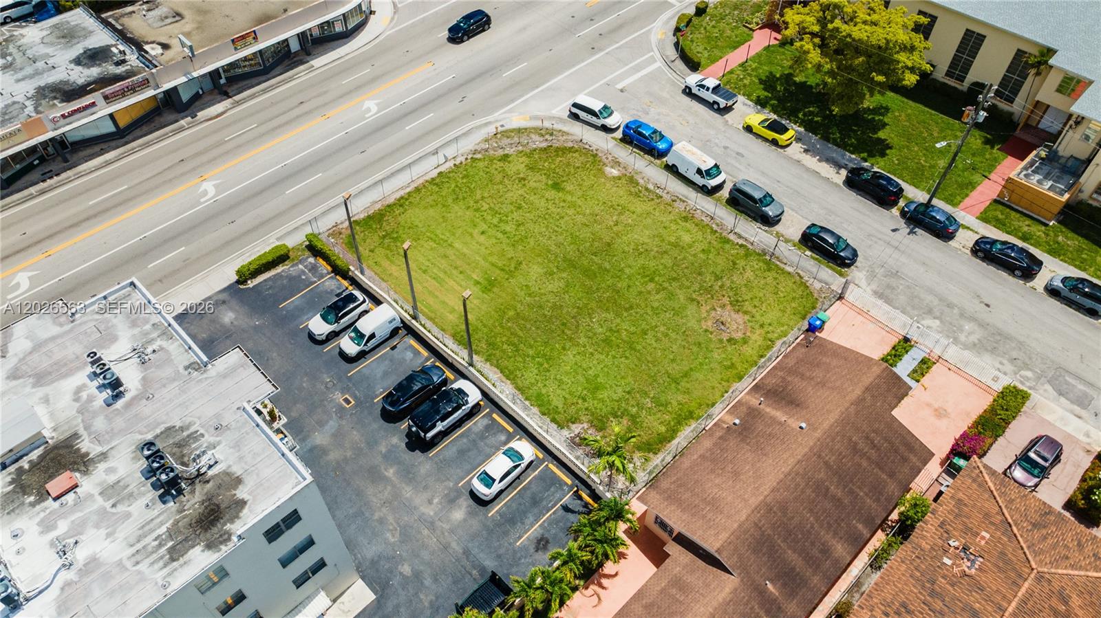 5895 W Flagler St, Miami, FL, 33144/$1,199,000 1 5895 W Flagler St