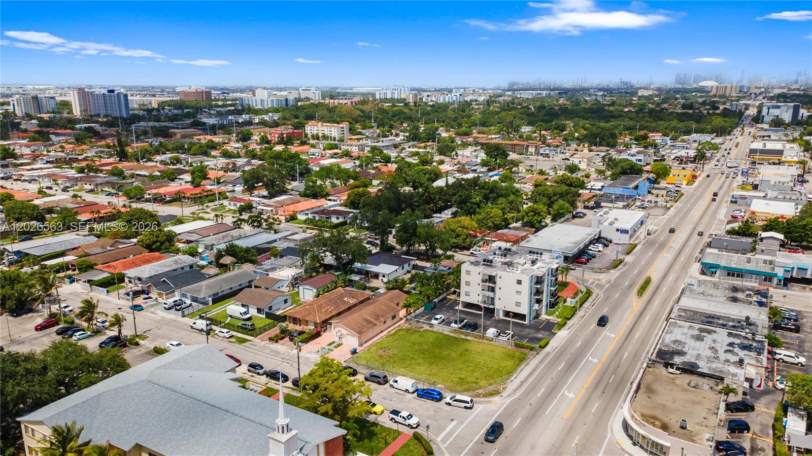 5895 W Flagler St, Miami, FL, 33144/$1,199,000 2 5895 W Flagler St