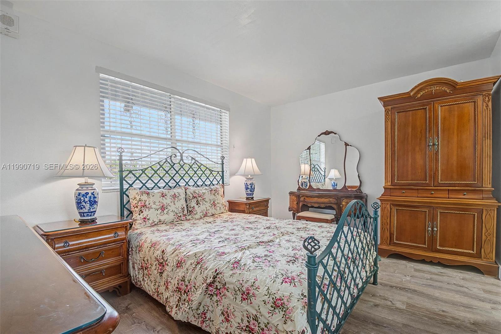 CORAL WAY TOWERS CONDO - Residential Lease