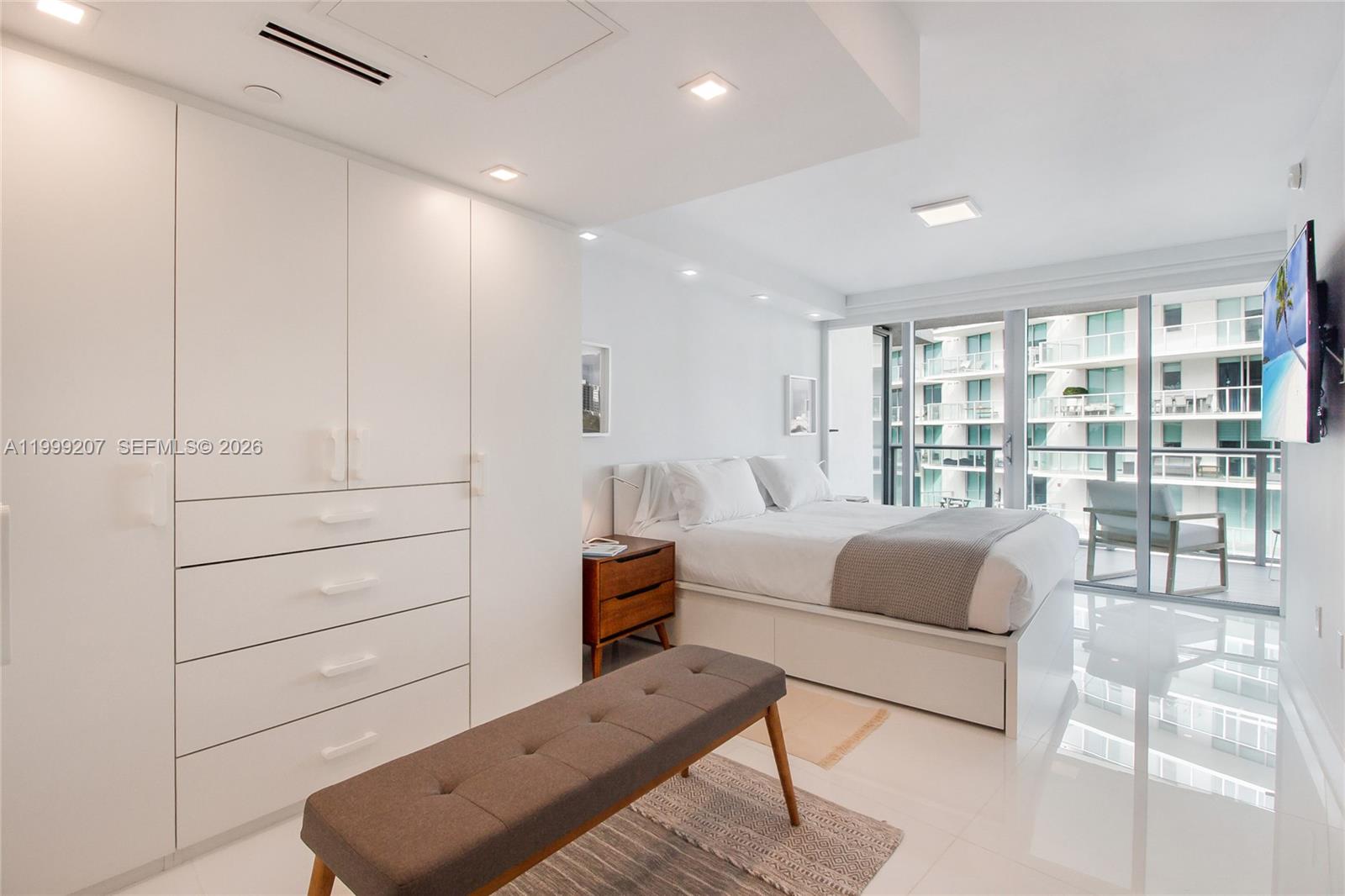 PELORO - Residential Lease