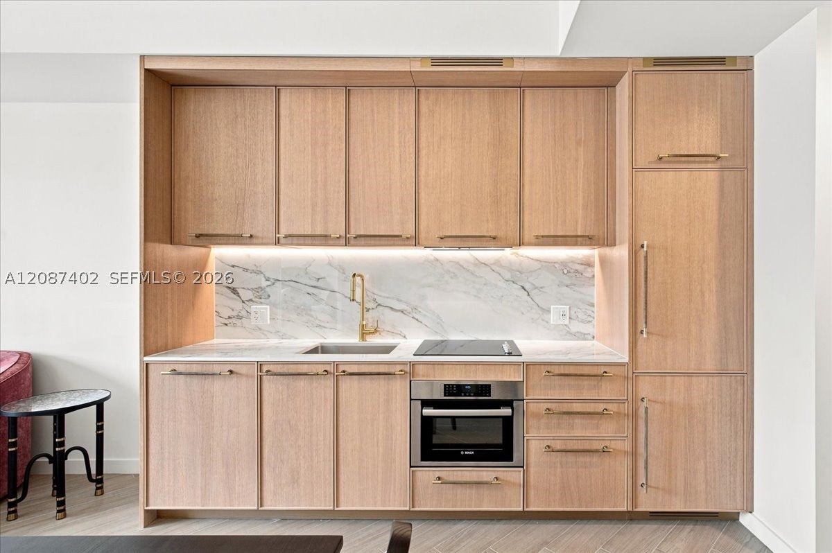 2700 NW 2nd Ave 207
