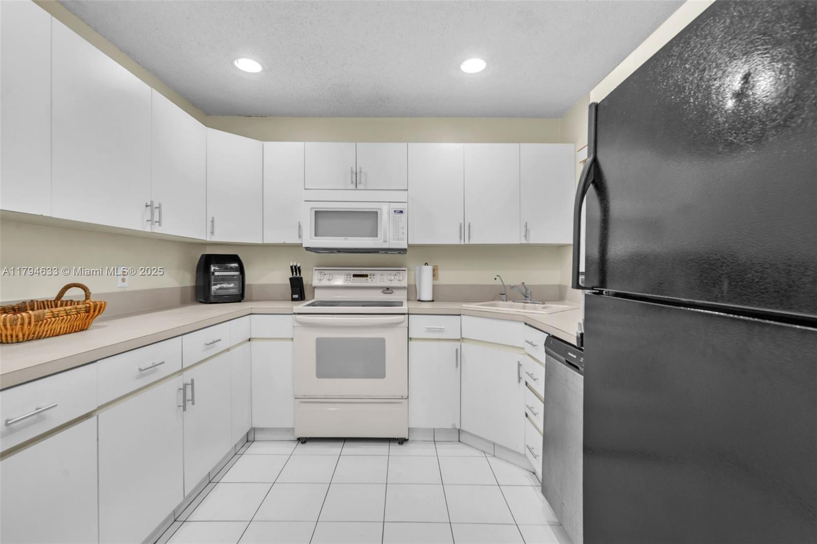 3699 Cocoplum Cir 3538