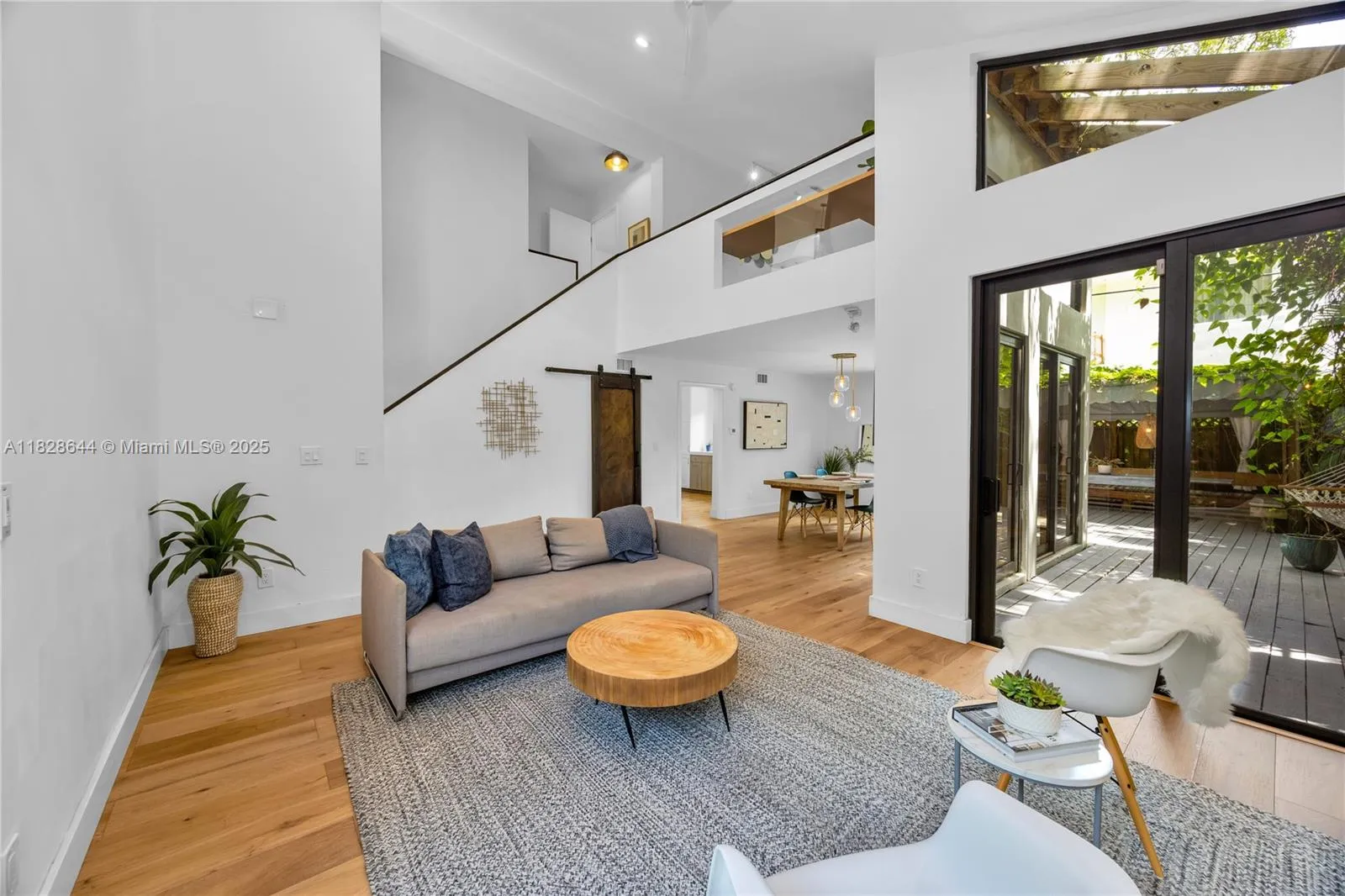 Miami, Florida 33133, United States, 3 Bedrooms Bedrooms, ,3 BathroomsBathrooms,Residential,Pending,158628 Miami, Florida 33133, United States, 3 Bedrooms Bedrooms, ,3 BathroomsBathrooms,Residential,Pending,158628