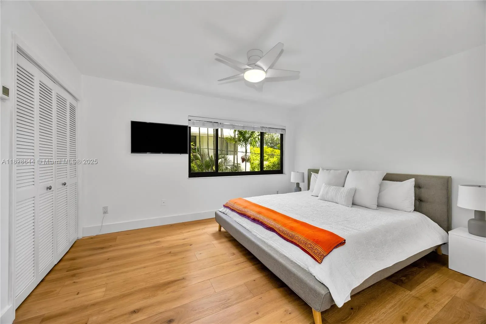 Miami, Florida 33133, United States, 3 Bedrooms Bedrooms, ,3 BathroomsBathrooms,Residential,Pending,158628