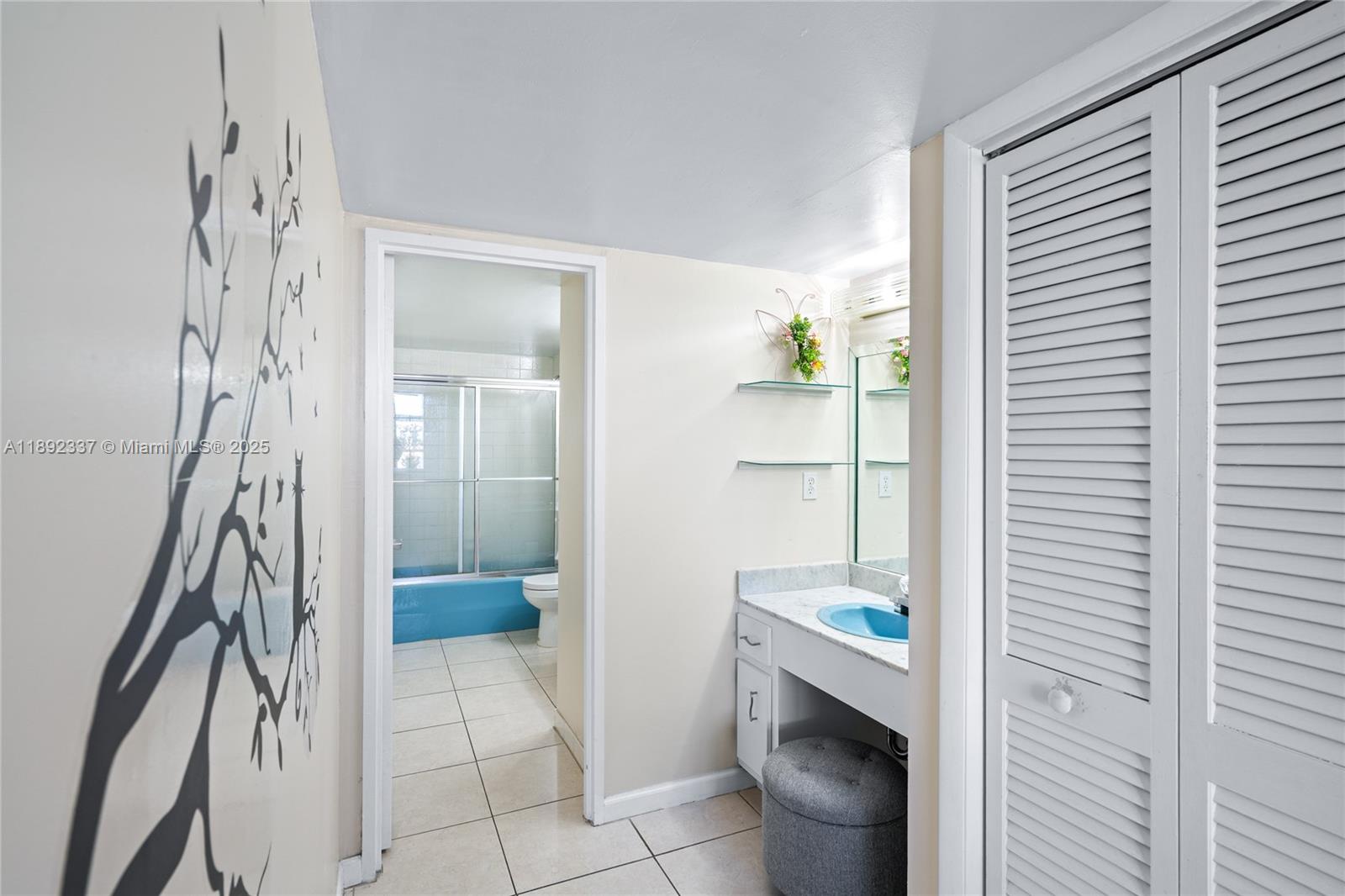 OLYMPUS CONDO PHASE - Residential
