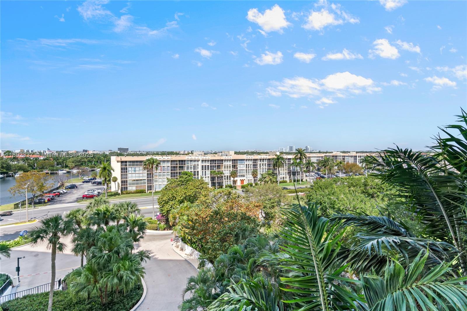 OLYMPUS CONDO PHASE - Residential