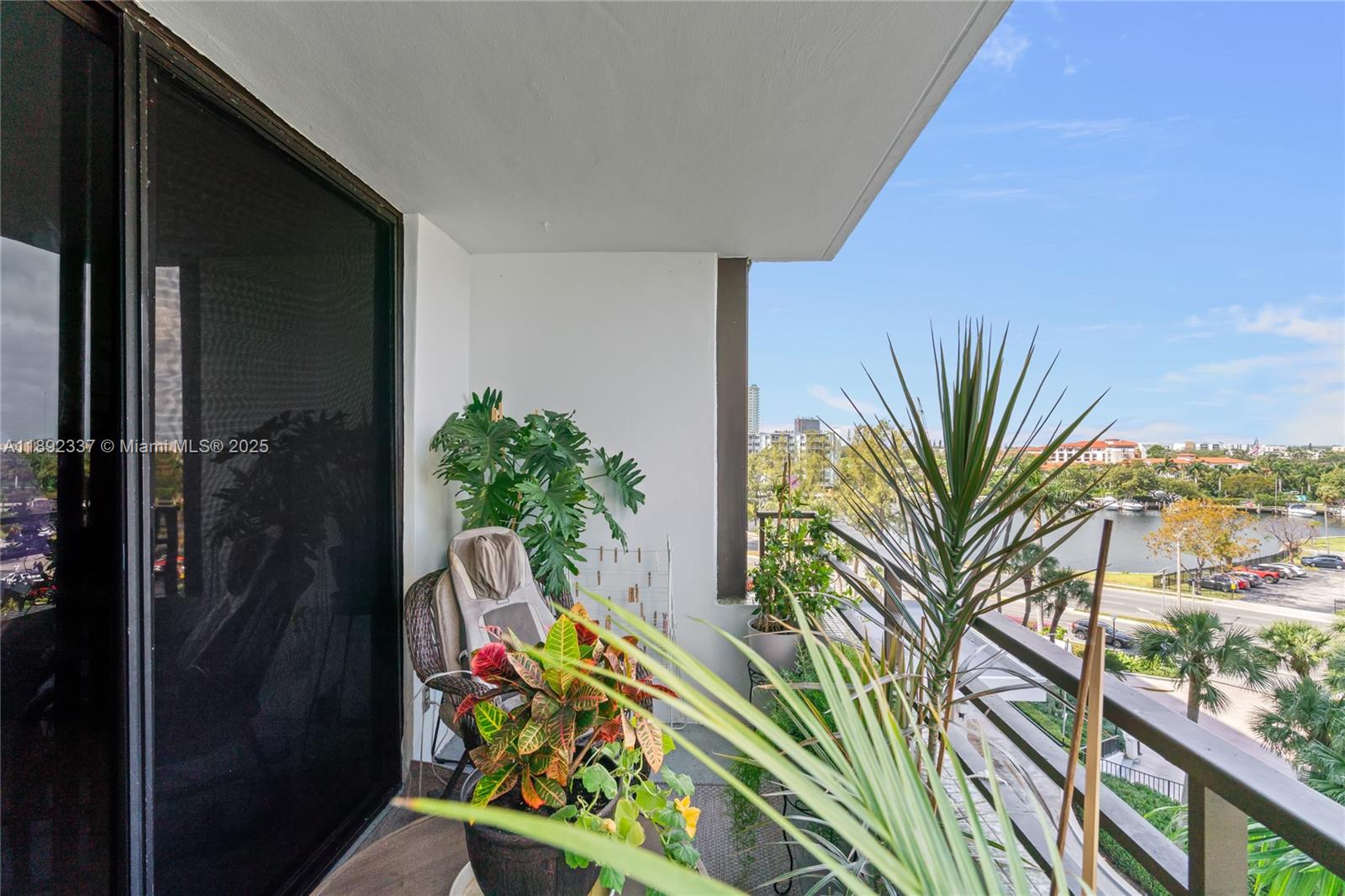 OLYMPUS CONDO PHASE - Residential