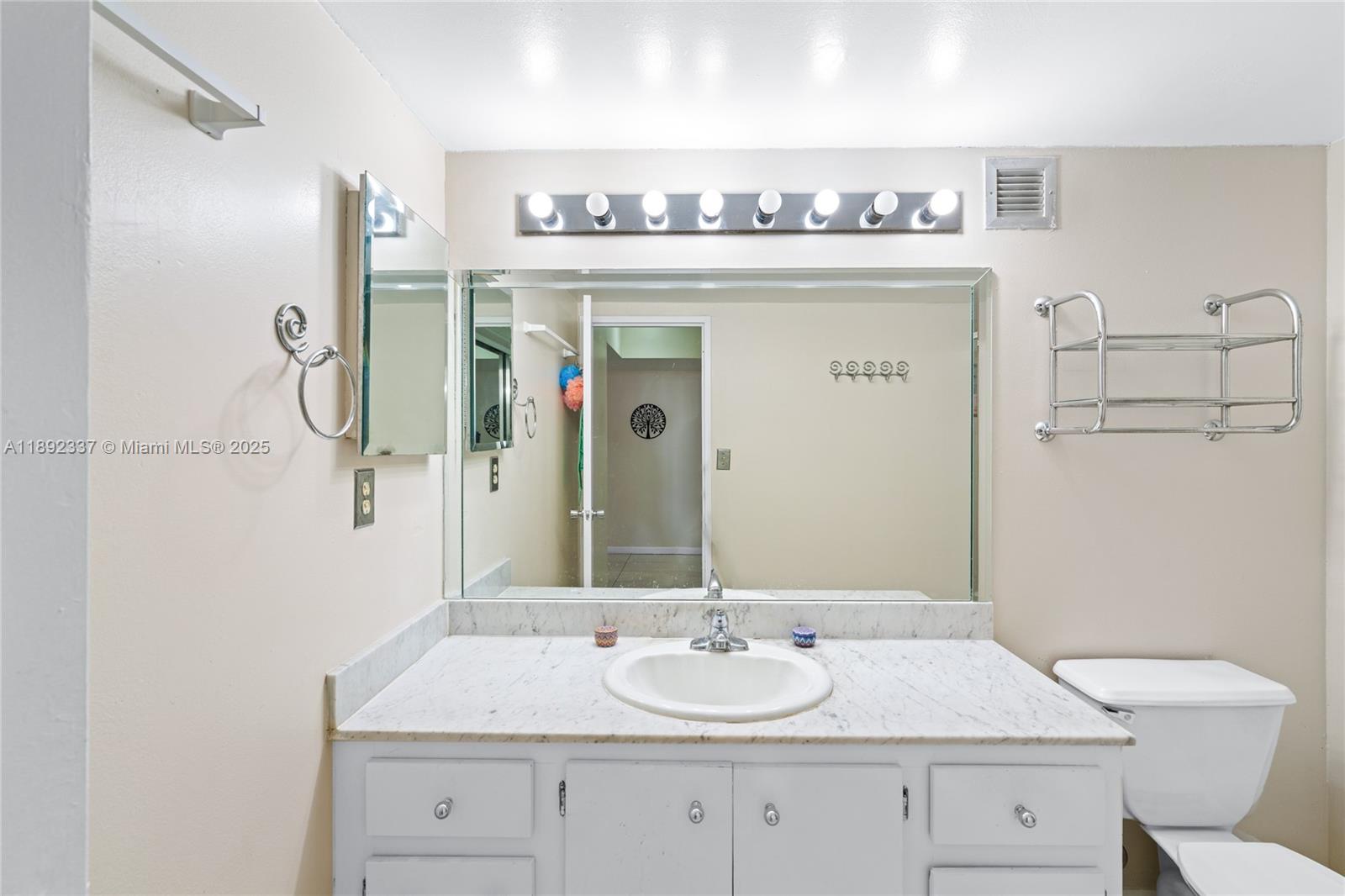 OLYMPUS CONDO PHASE - Residential