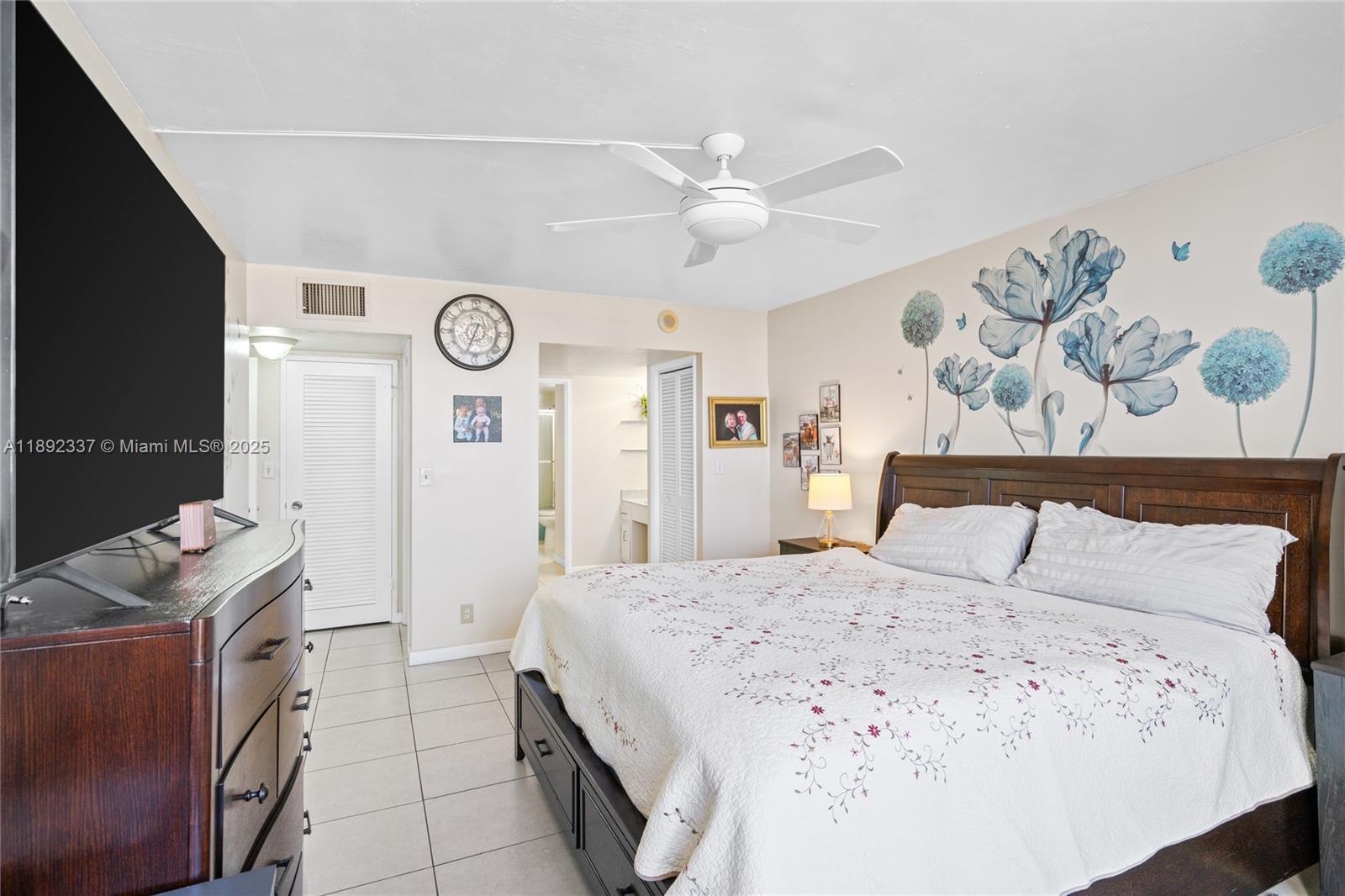 OLYMPUS CONDO PHASE - Residential
