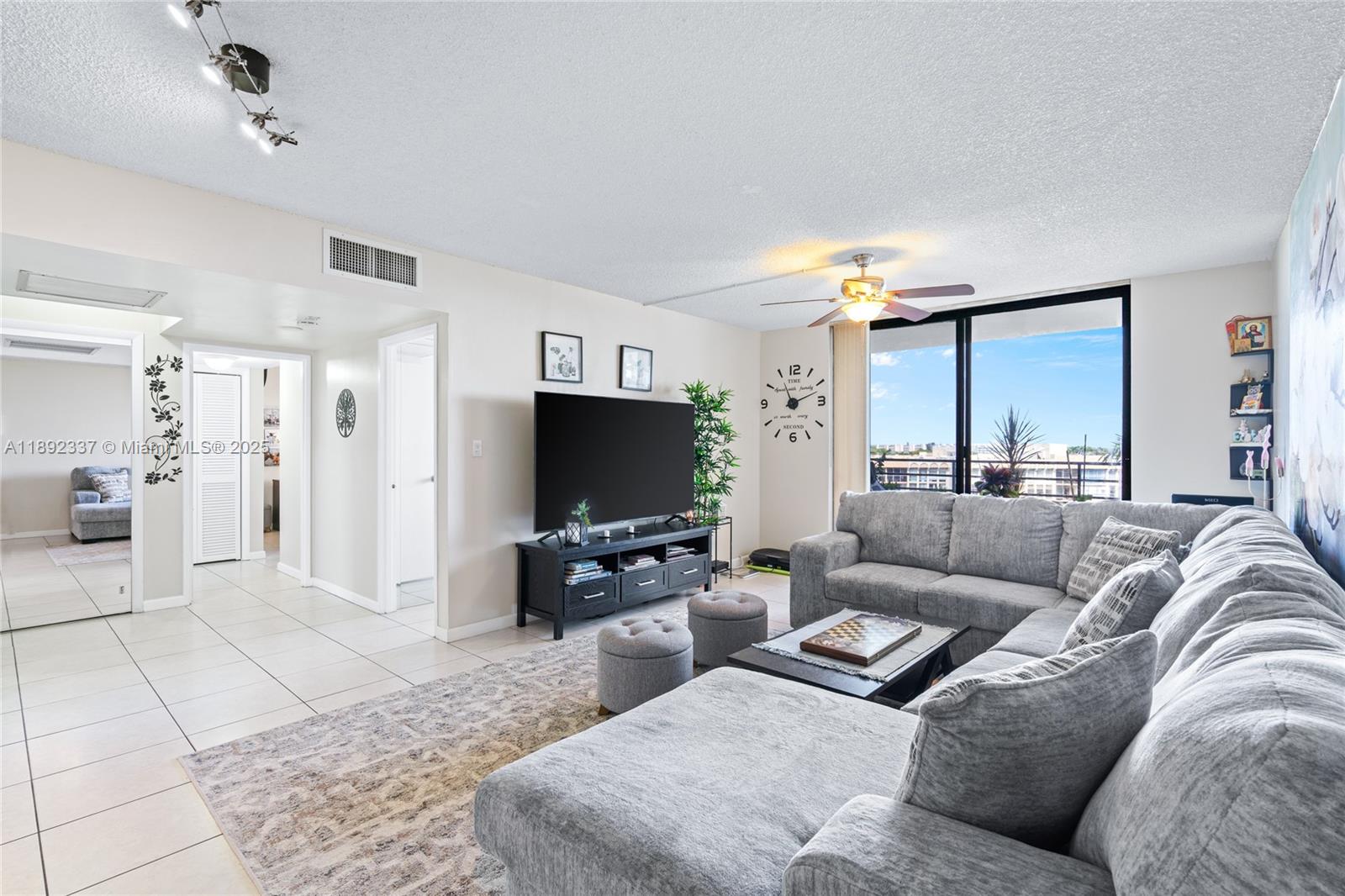 OLYMPUS CONDO PHASE - Residential