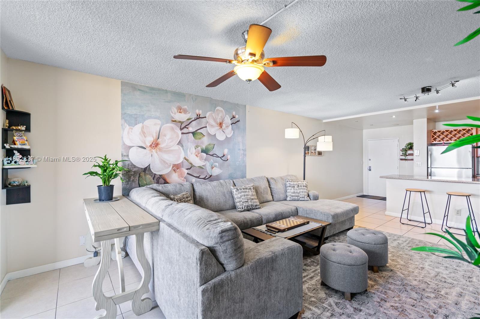 OLYMPUS CONDO PHASE - Residential