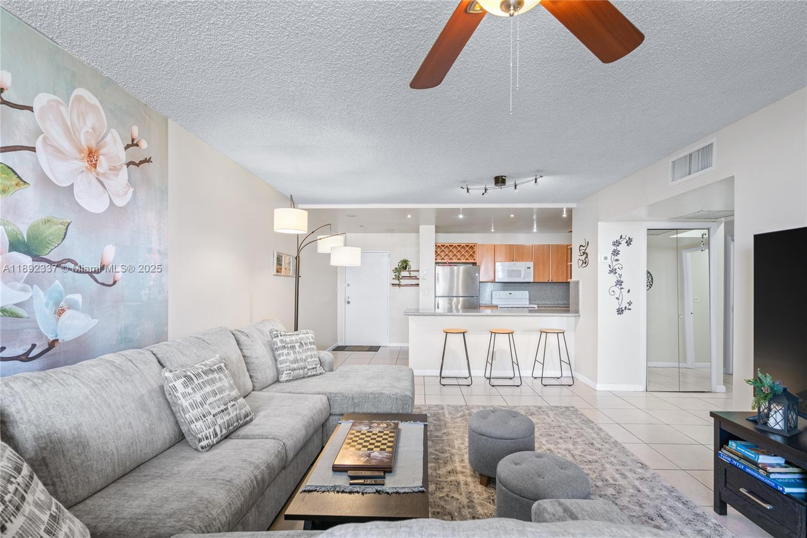 OLYMPUS CONDO PHASE - Residential