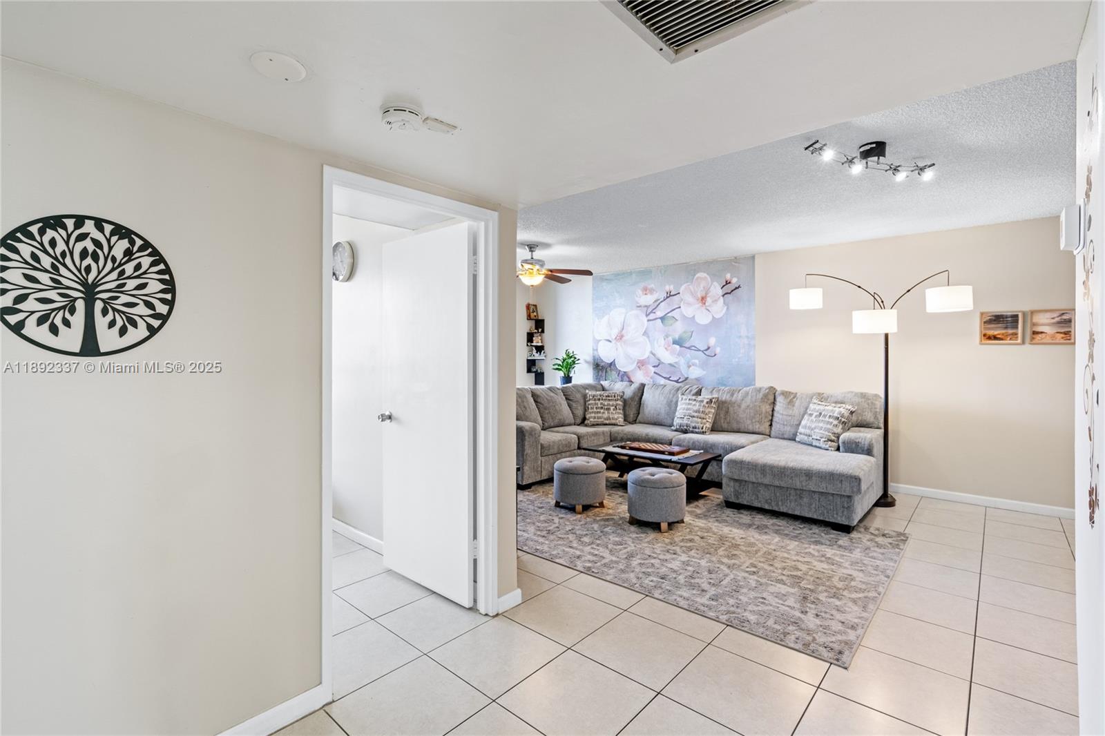 OLYMPUS CONDO PHASE - Residential