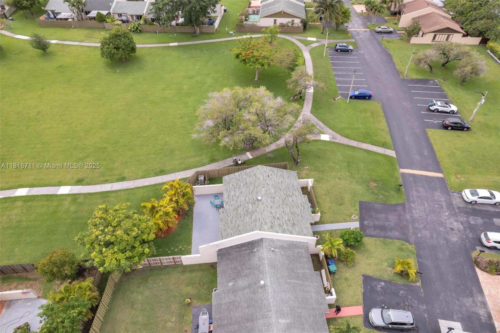 DEVON-AIRE VILLAS SEC 1 - Residential
