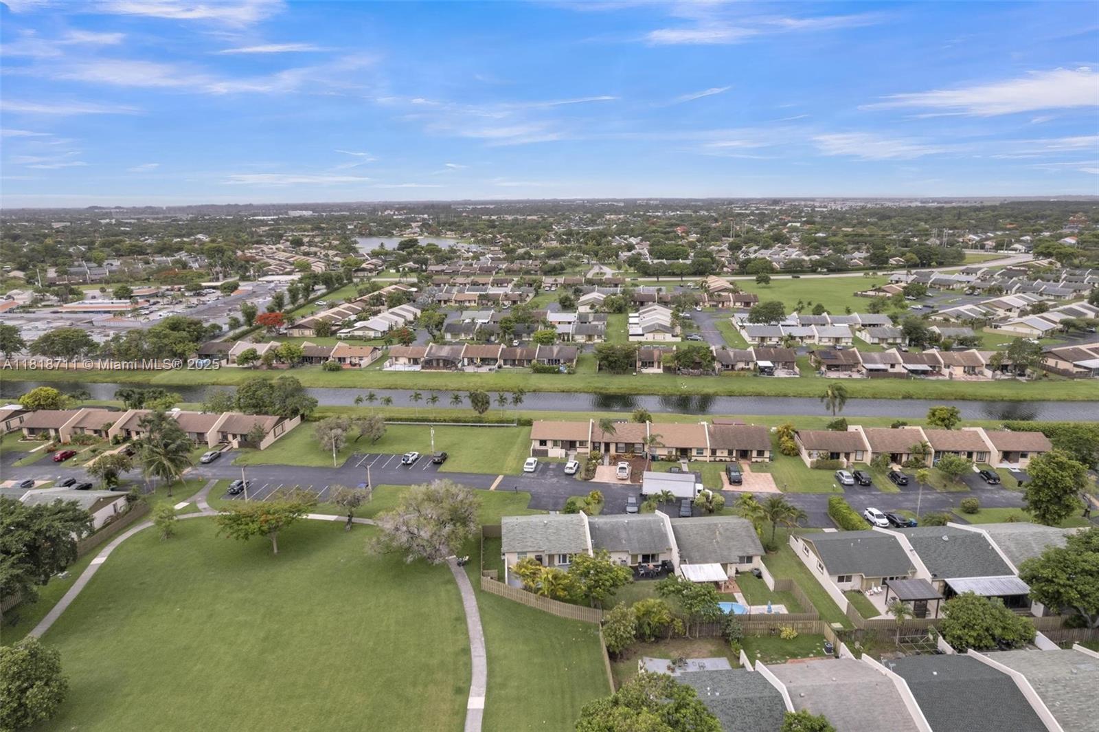 DEVON-AIRE VILLAS SEC 1 - Residential