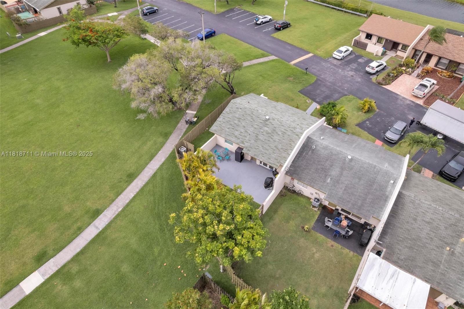 DEVON-AIRE VILLAS SEC 1 - Residential