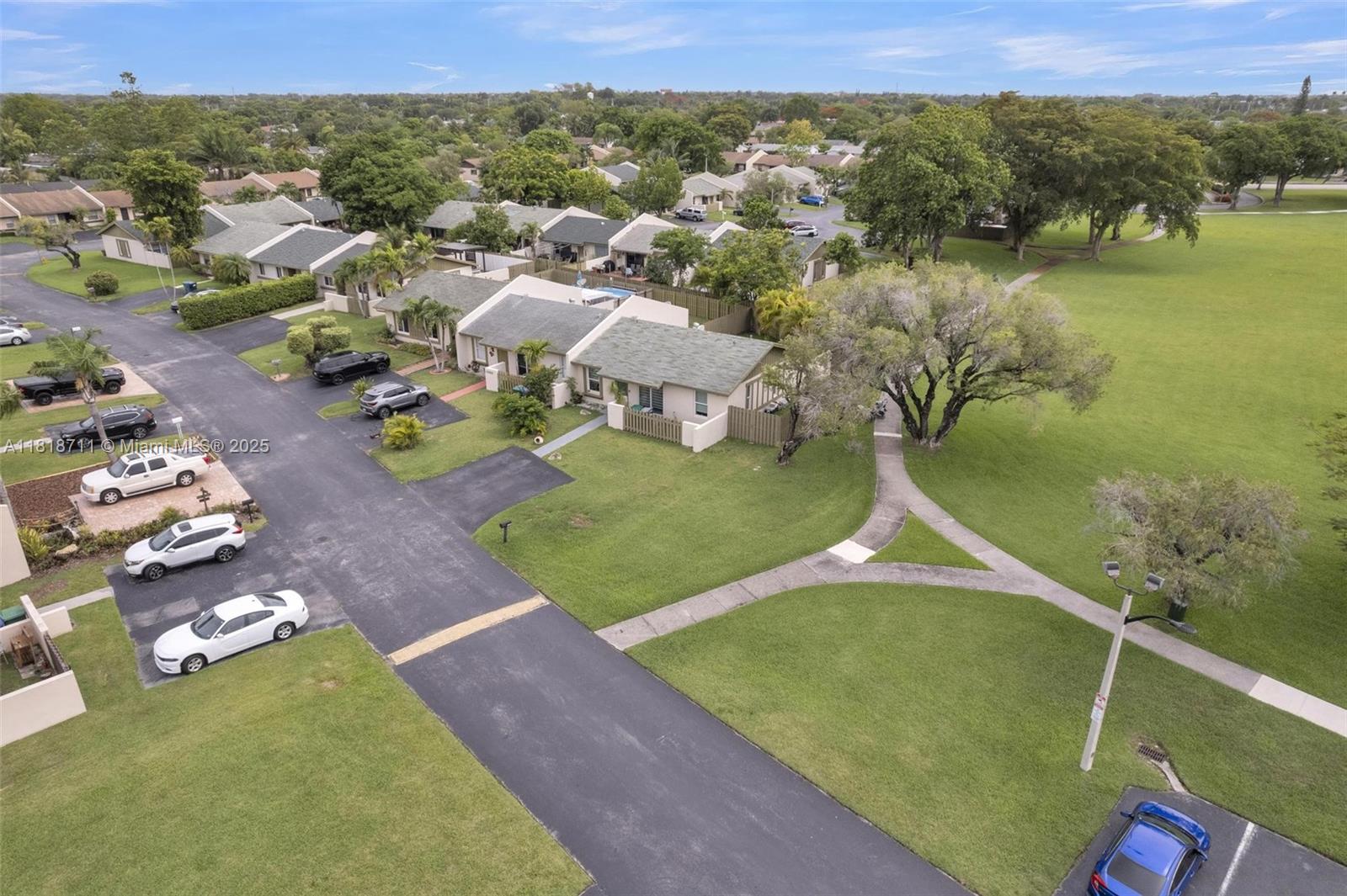 DEVON-AIRE VILLAS SEC 1 - Residential
