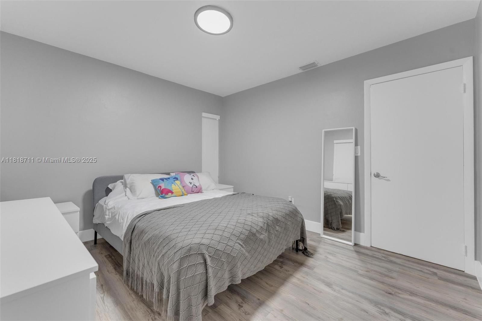DEVON-AIRE VILLAS SEC 1 - Residential
