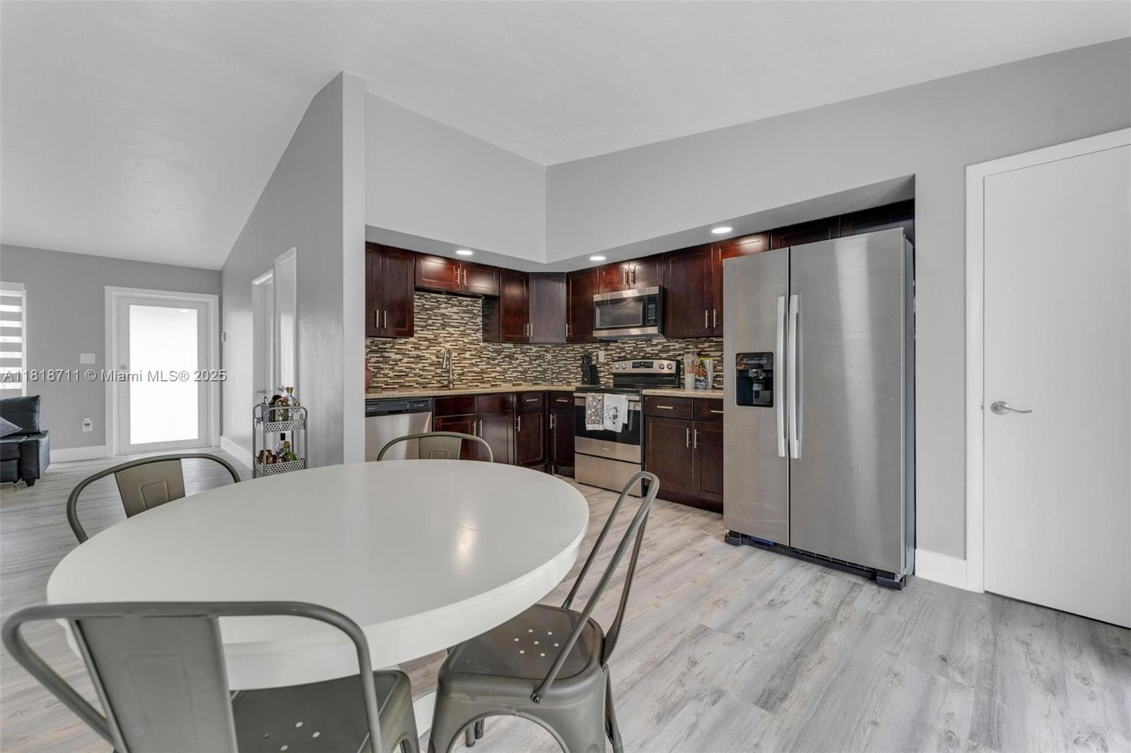 DEVON-AIRE VILLAS SEC 1 - Residential