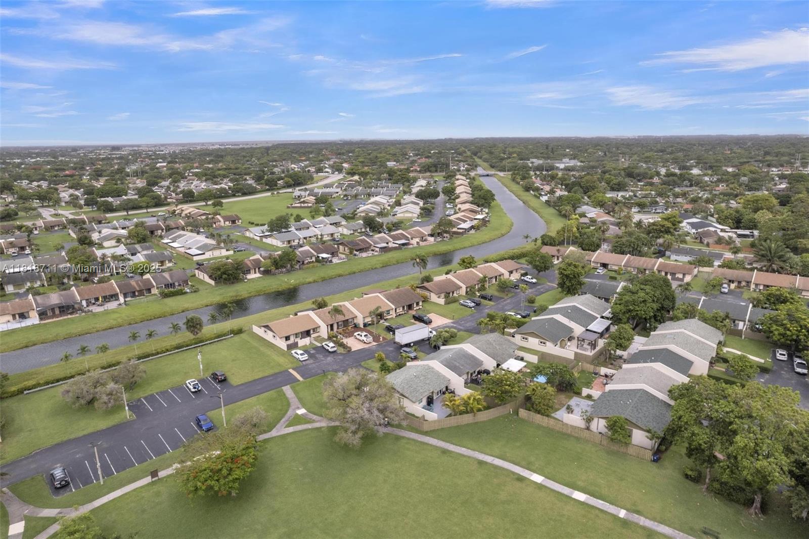 DEVON-AIRE VILLAS SEC 1 - Residential