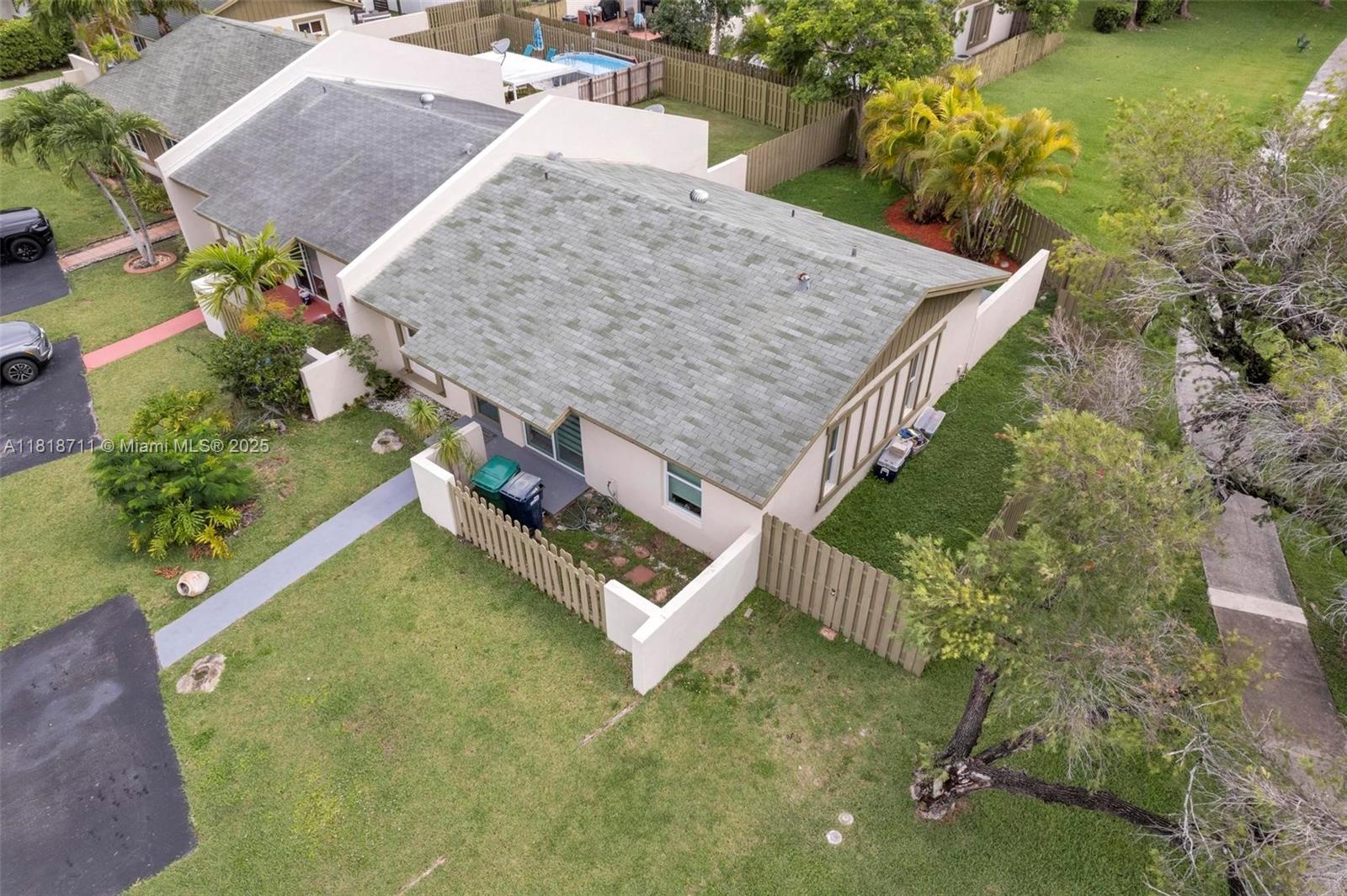 DEVON-AIRE VILLAS SEC 1 - Residential