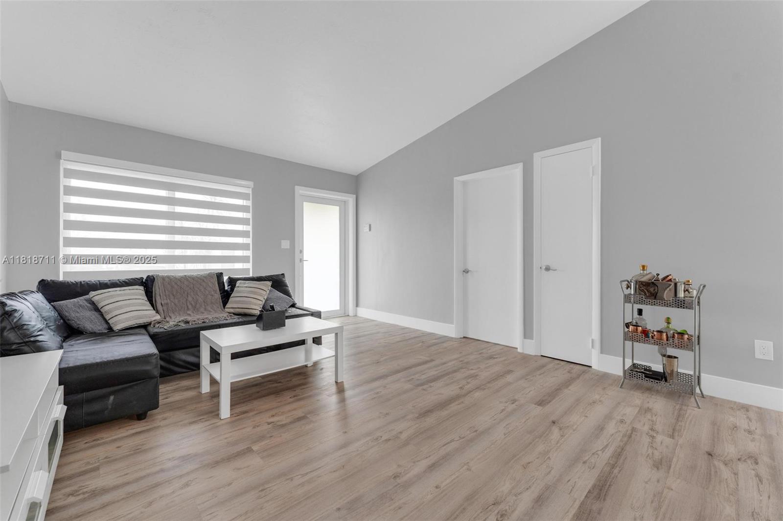 DEVON-AIRE VILLAS SEC 1 - Residential