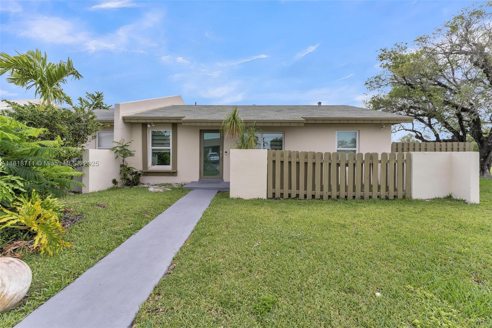 DEVON-AIRE VILLAS SEC 1 - Residential