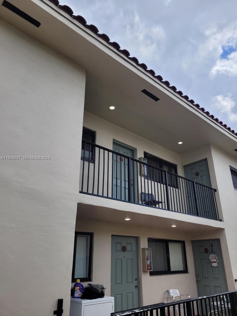 SUSAN GARDENS - Residential Lease