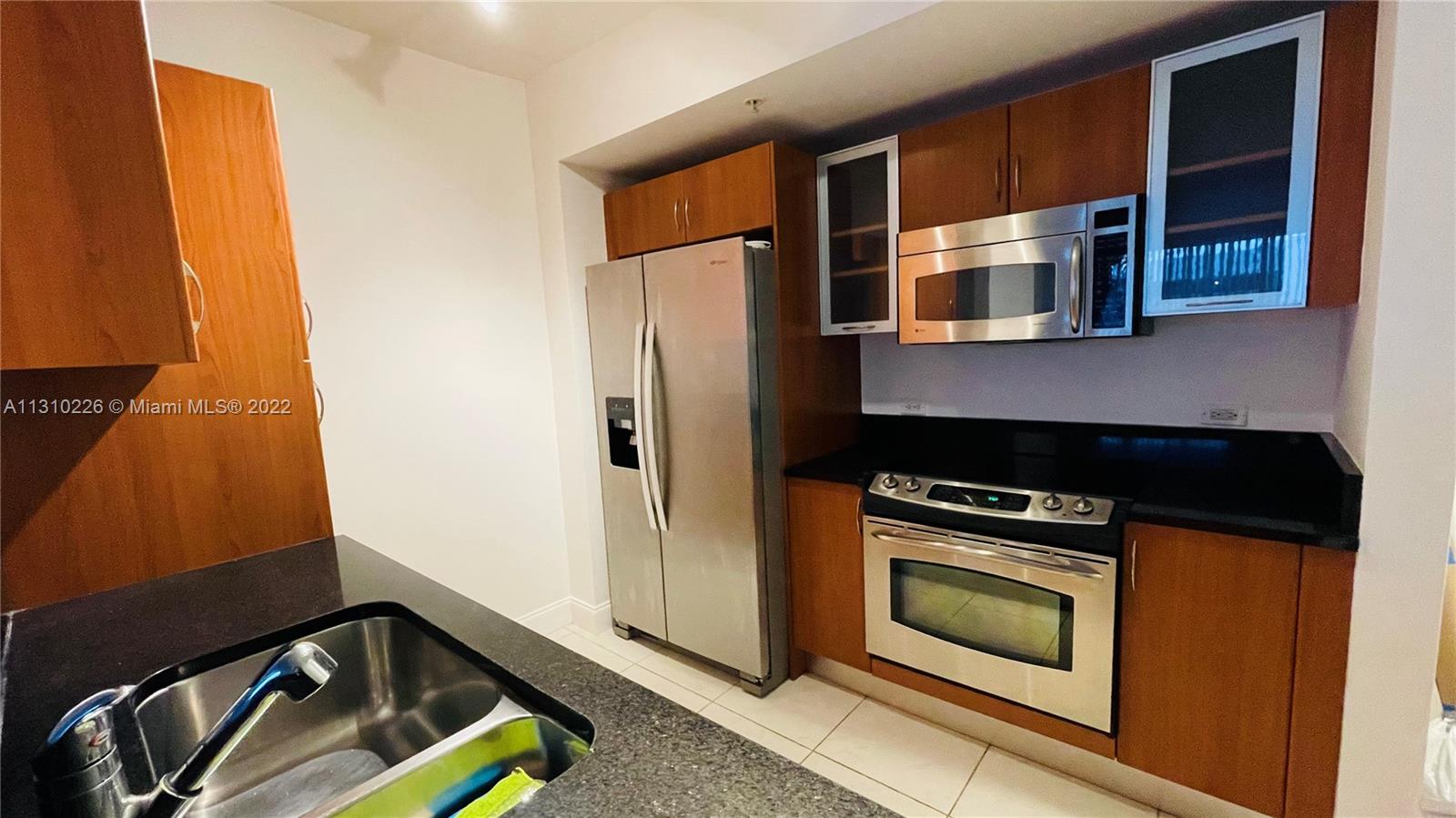 VENTURE AT AVENTURA EAST - Residential Lease