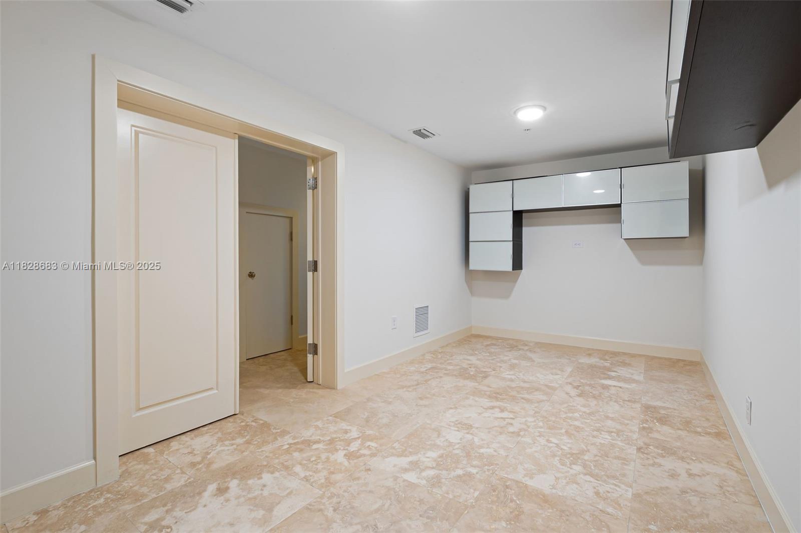 OAK LANE - Residential Lease