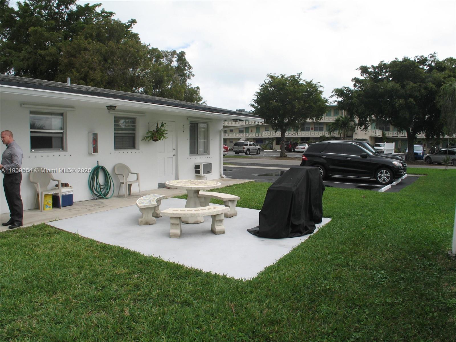 TAFT VILLAS - Residential Lease