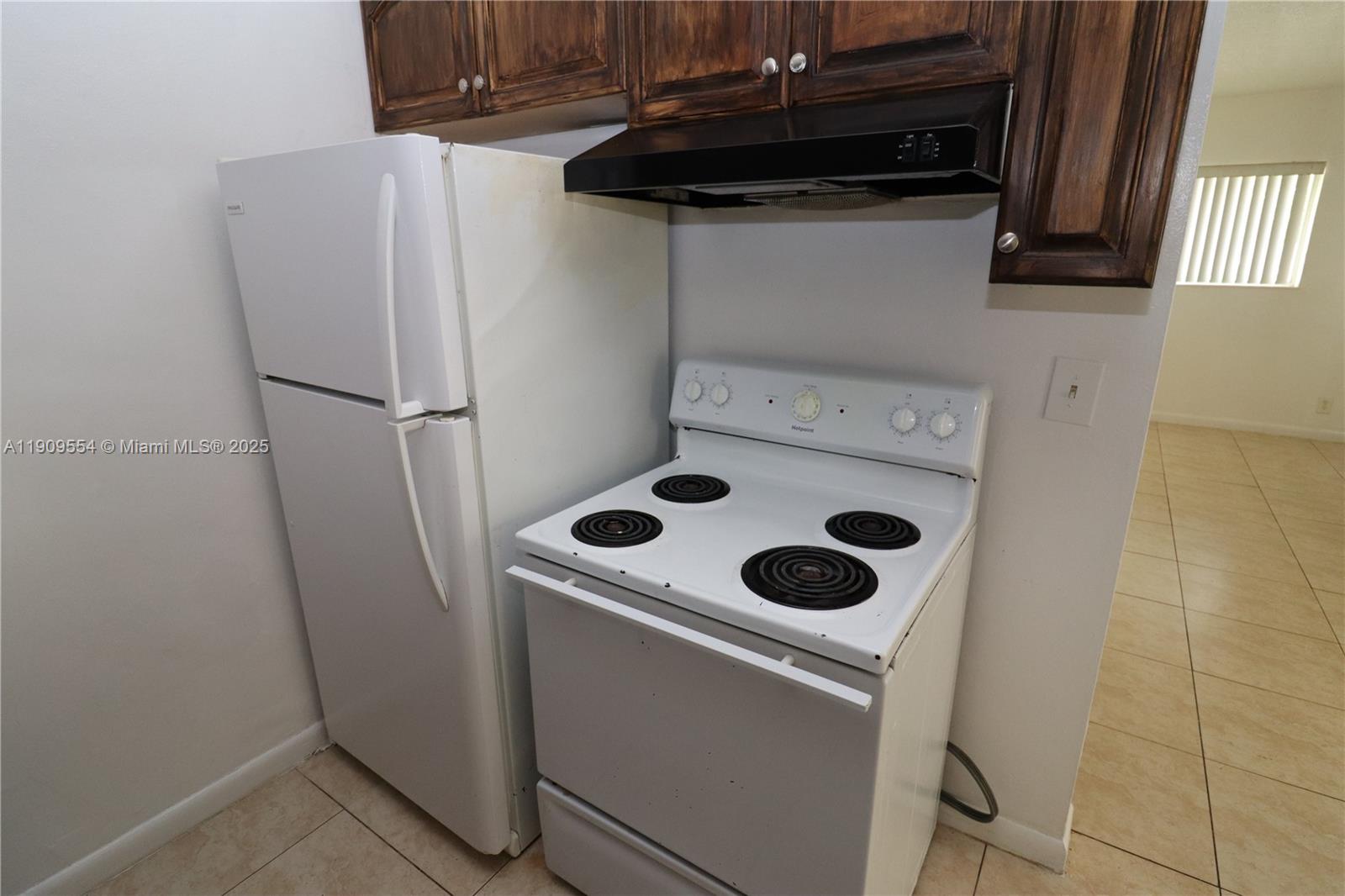 TAFT VILLAS - Residential Lease